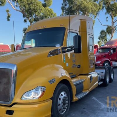 2015 Kenworth T680 6x4 T/A Sleeper Truck Tractor